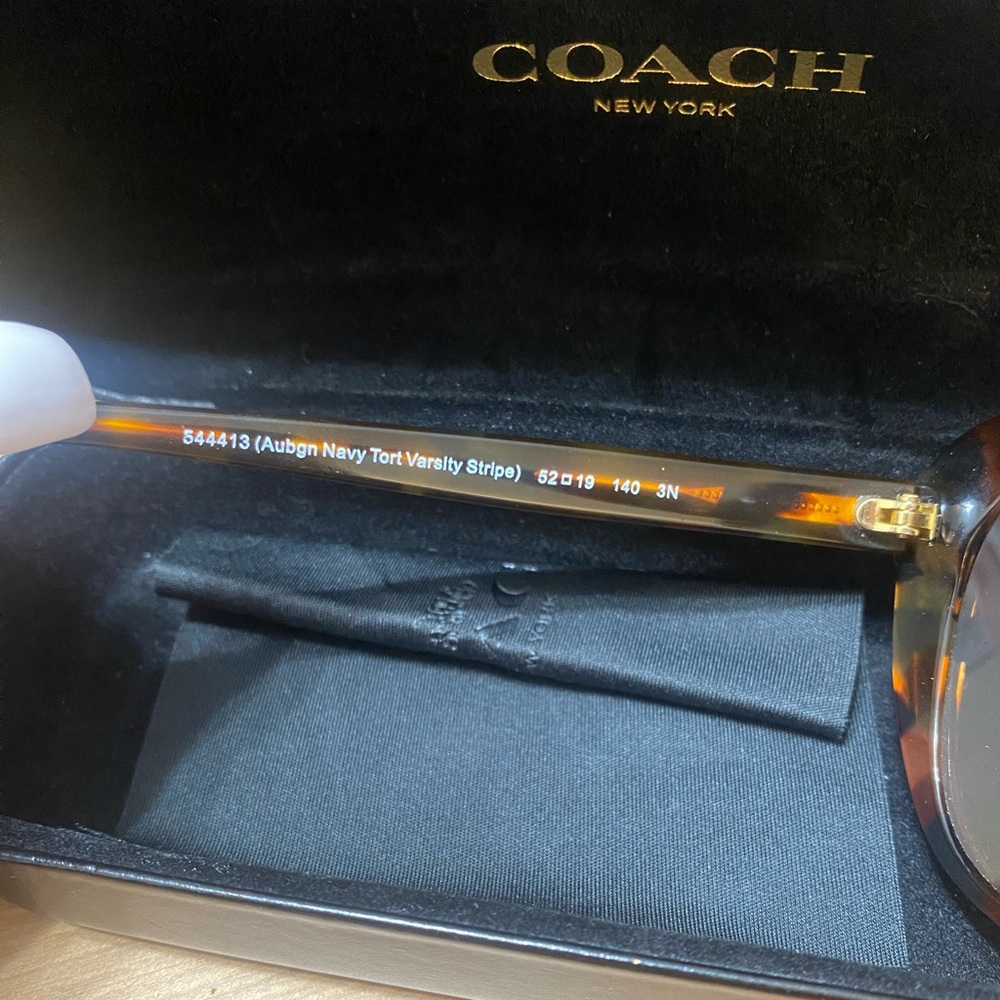 COACH-HC8204F 544413 CATEYE SUNGLASSES AUBERGINE NAVY TORTOISE - Picture 5 of 5